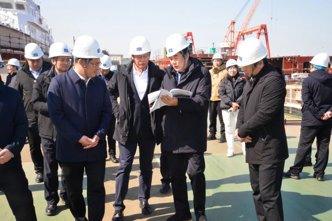 The Director of the Shandong Provincial Department of Finance Li Feng and His Delegation Visit Jinglu Shipyard for Research